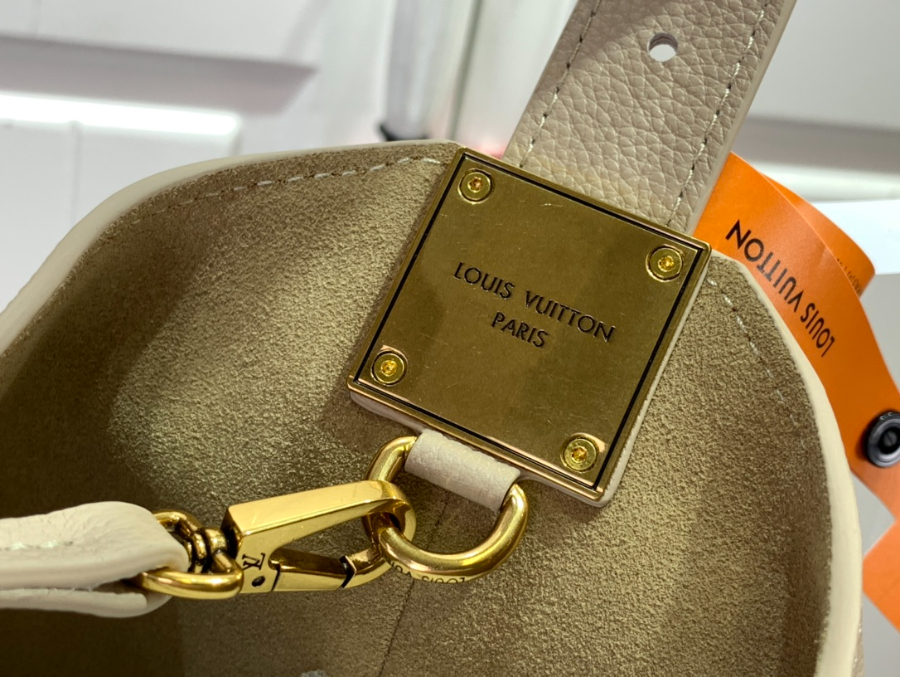 루이비통 로우 키 호보 MM 라임스톤 M25022 313518cm6.jpg