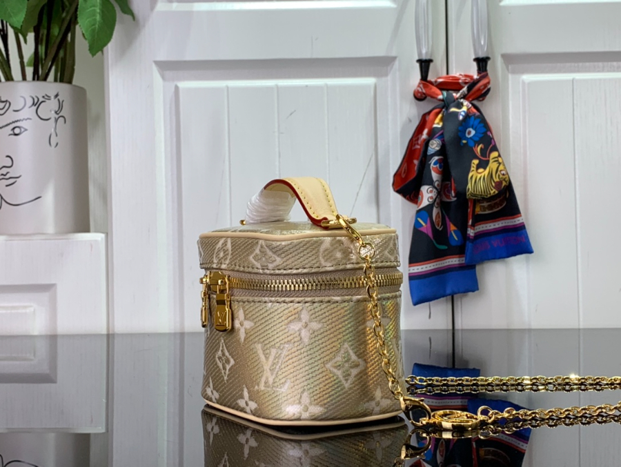 루이비통 마이크로 베니티 M82467 11108cm3 (1).jpg