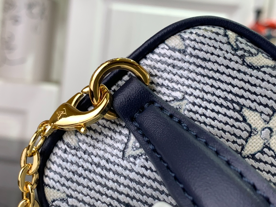 루이비통 마이크로 베니티 M82467 11108cm7.jpg