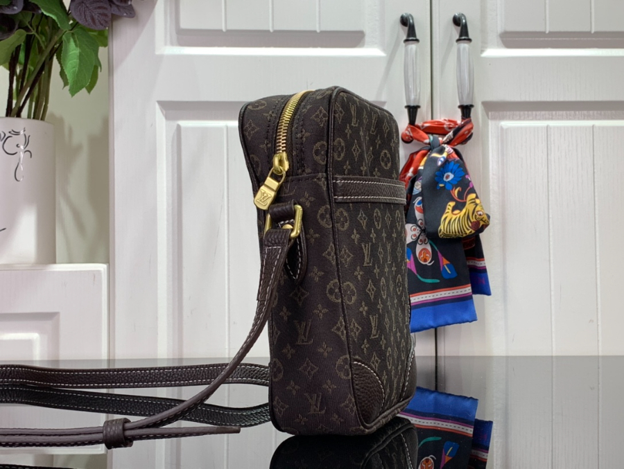 루이비통 모노그램 다뉴브 숄더백 M45266 15215cm 2컬러02.jpg