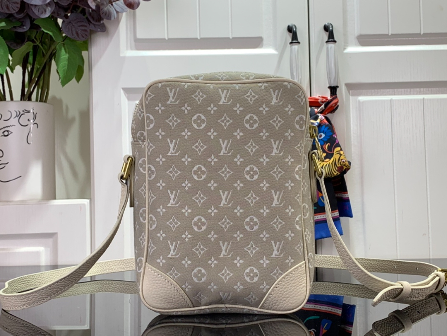 루이비통 모노그램 다뉴브 숄더백 M45266 15215cm 2컬러09.jpg