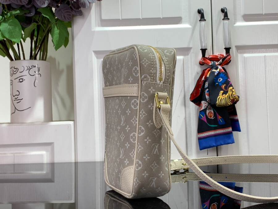 루이비통 모노그램 다뉴브 숄더백 M45266 15215cm 2컬러10.jpg