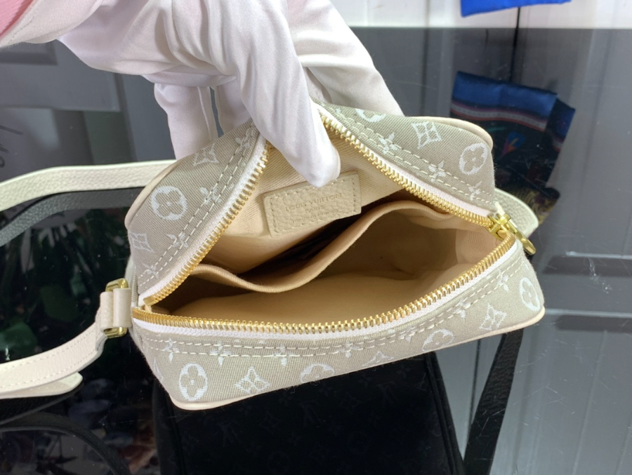 루이비통 모노그램 다뉴브 숄더백 M45266 15215cm 2컬러12.jpg