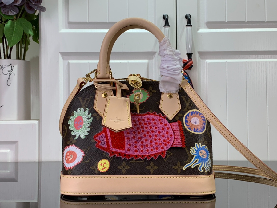 루이비통 x 야요이 쿠사마 알마 BB 모노그램 M46428 23.517.511.5cm2.jpg