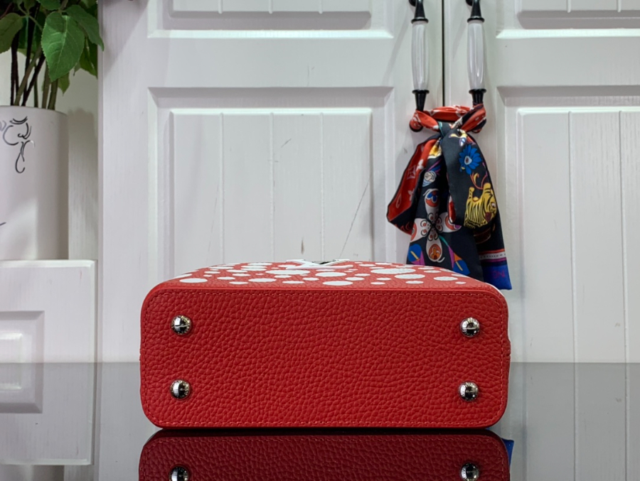 루이비통 x 야요이 쿠사마 카퓌신 레드 화이트 M21691 1사이즈4.jpg