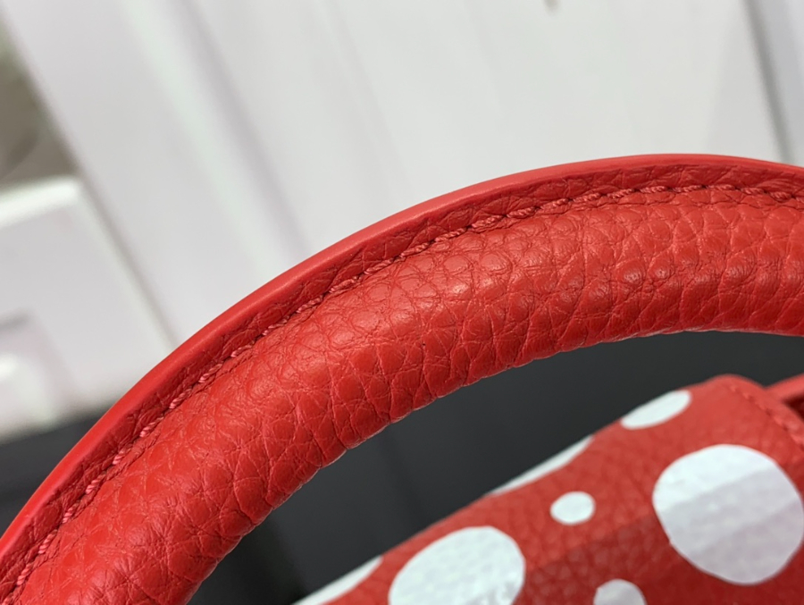 루이비통 x 야요이 쿠사마 카퓌신 레드 화이트 M21691 1사이즈7.jpg