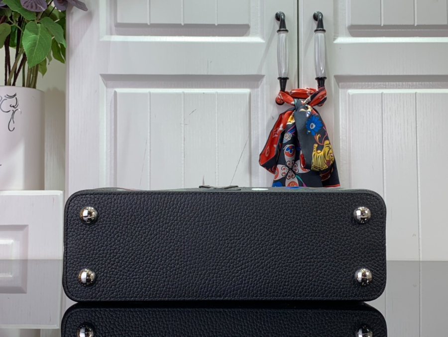 루이비통 x 야요이 쿠사마 카퓌신 블랙 M21663 2사이즈4.jpg