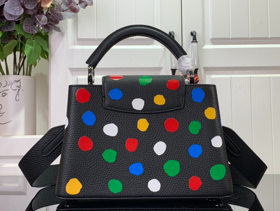 루이비통 x 야요이 쿠사마 카퓌신 블랙 M21663 2사이즈2.jpg