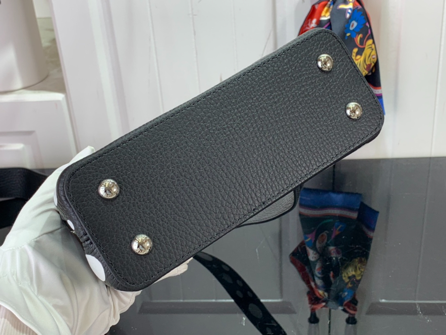 루이비통 x 야요이 쿠사마 카퓌신 블랙 화이트 M21691 1사이즈4.jpg