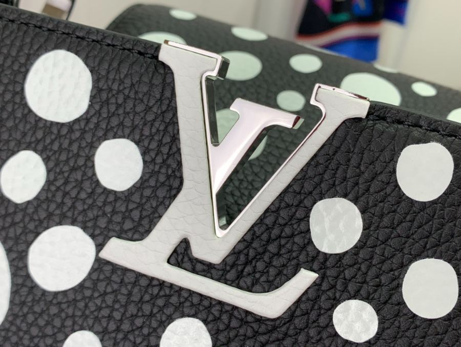 루이비통 x 야요이 쿠사마 카퓌신 블랙 화이트 M21691 3사이즈8.jpg