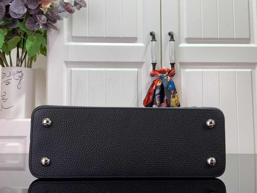 루이비통 x 야요이 쿠사마 카퓌신 블랙 화이트 M21691 3사이즈4.jpg