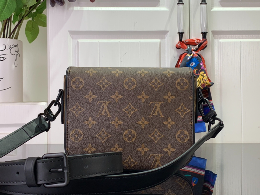 루이비통 몽수리 메신저 M47060 20177cm2.jpg