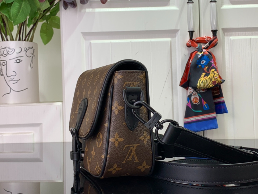 루이비통 몽수리 메신저 M47060 20177cm3.jpg
