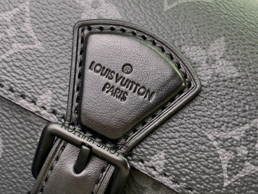 루이비통 몽수리 웨어러블 월릿 M83567 22126cm 블랙8.jpg