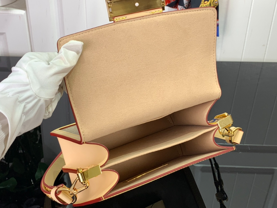 루이비통 미니 도핀 베이지 M22826 20159cm4.jpg