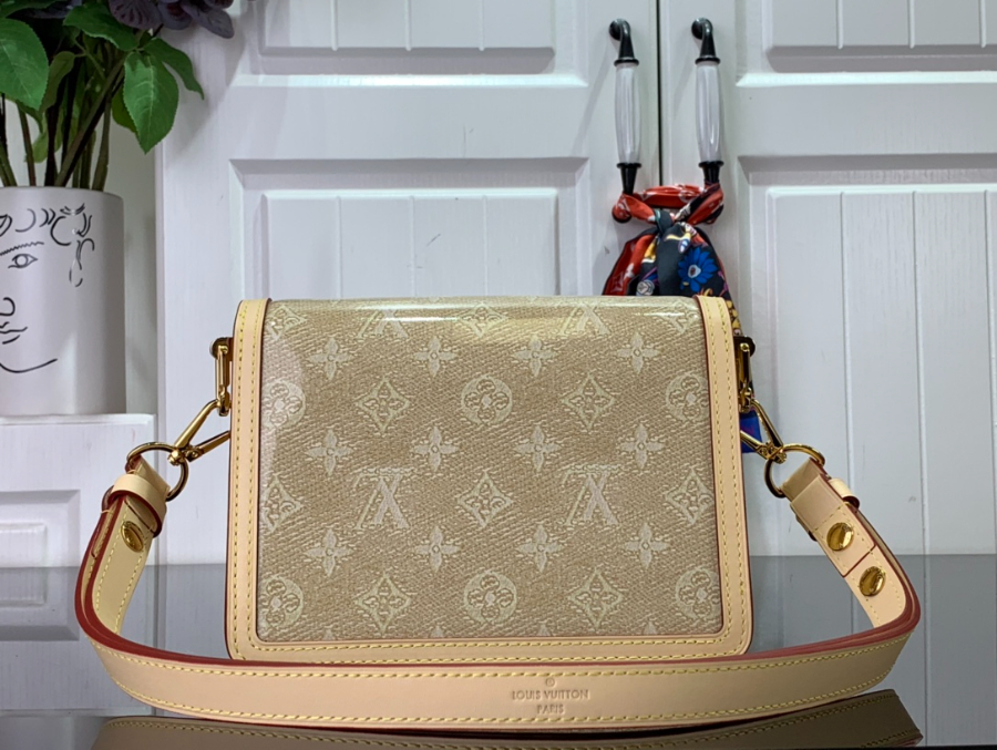 루이비통 미니 도핀 베이지 M22826 20159cm2.jpg
