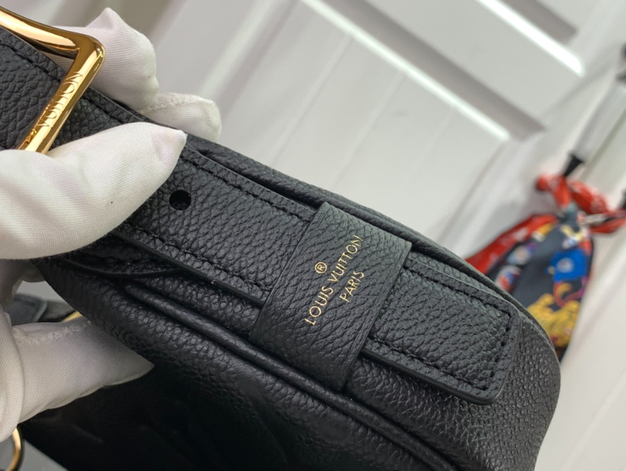루이비통 미니 문 숄더백 블랙 M82391 20.511.5cm6.jpg