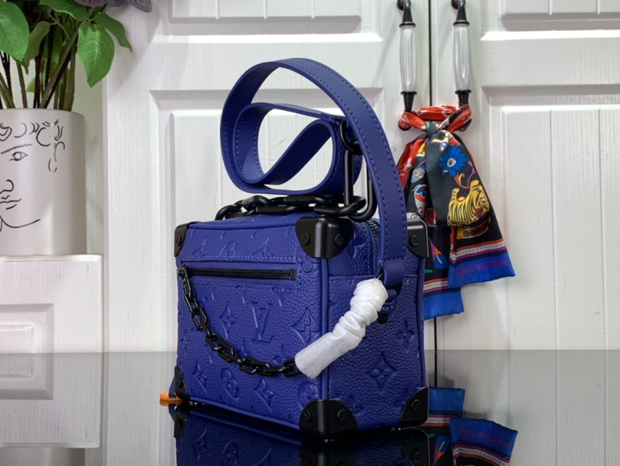 루이비통 미니 소프트 트렁크 블루 M82558 18.5138cm3.jpg