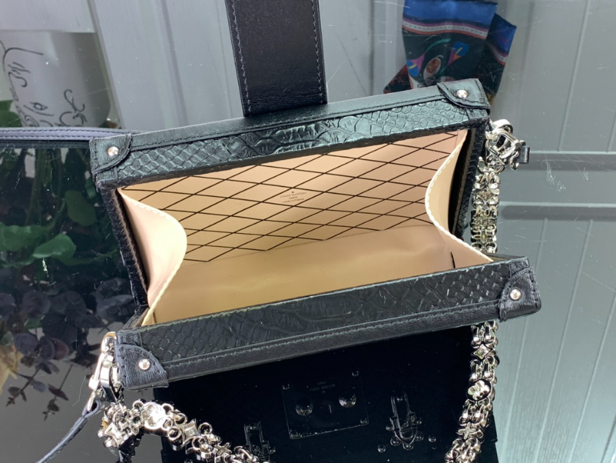 루이비통 뱀가죽 쁘띠뜨 말 N40273 2012.55cm 블랙5.jpg
