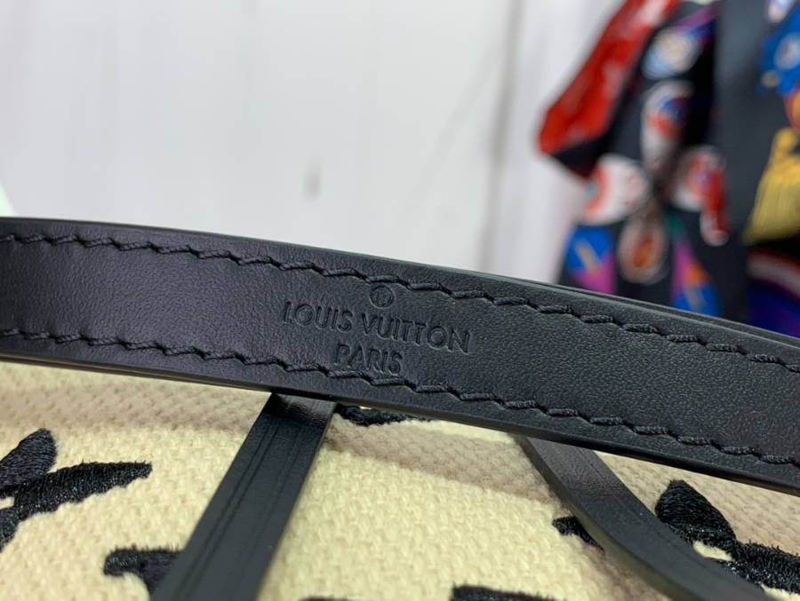 루이비통 네오노에 MM 모노그램 베이지 블랙 262617.5cm8.jpg