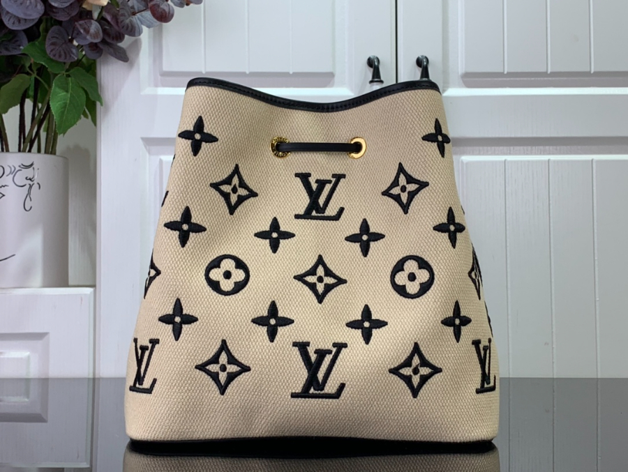루이비통 네오노에 MM 모노그램 베이지 블랙 262617.5cm2.jpg