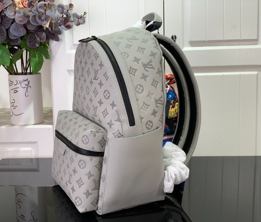 루이비통 디스커버리 백팩 모노그램 쉐도우 앙트라시트 그레이 M46557 293820cm3.jpg