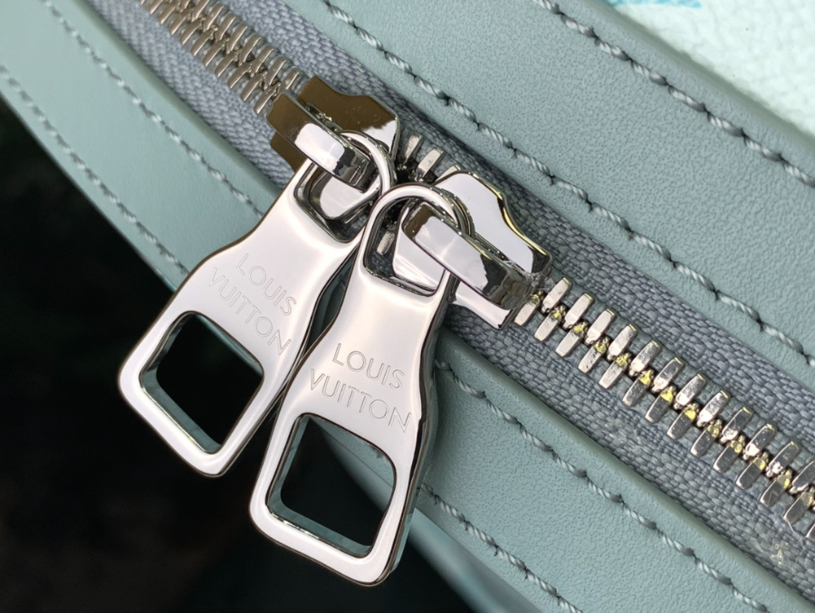 루이비통 디스커버리 백팩 스카이 블루 M22519 293820cm6.jpg