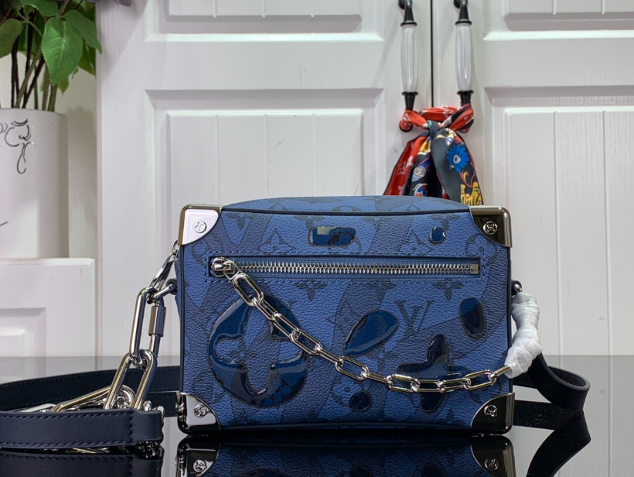 루이비통 미니 소프트 트렁크 M22588 18.5138cm 다크 블루1.jpg