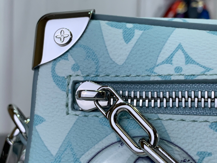 루이비통 미니 소프트 트렁크 M22588 18.5138cm 스카이 블루6.jpg