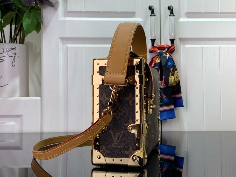 루이비통 사이드 트렁크 Petite Malle 숄더백 M46358 21146cm 2컬러11.jpg