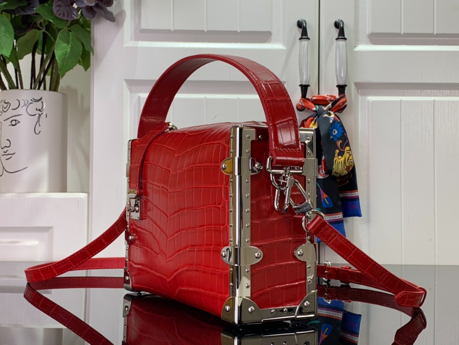 루이비통 사이드 트렁크 악어무늬 Petite Malle 숄더백 M46358 21146cm 2컬러03.jpg