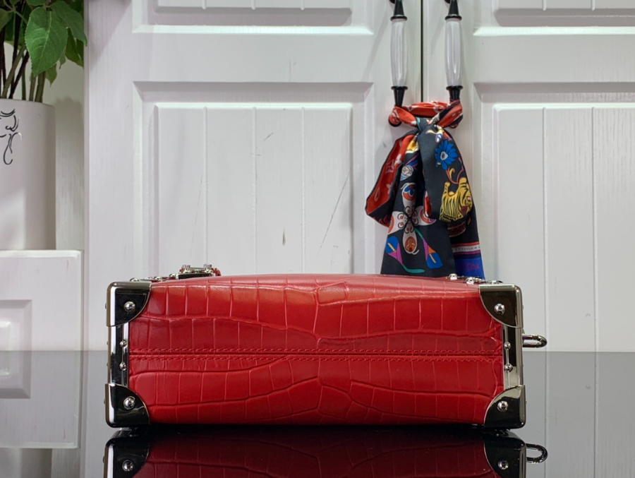 루이비통 사이드 트렁크 악어무늬 Petite Malle 숄더백 M46358 21146cm 2컬러04.jpg