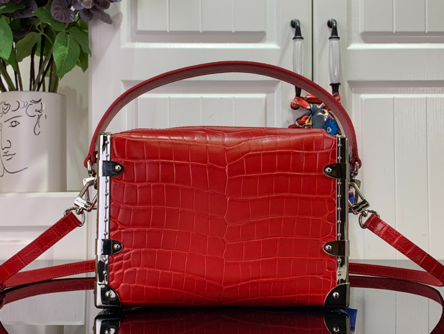 루이비통 사이드 트렁크 악어무늬 Petite Malle 숄더백 M46358 21146cm 2컬러02.jpg