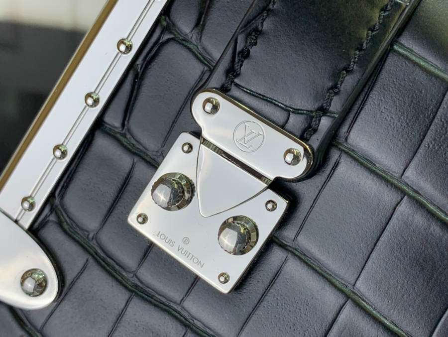 루이비통 사이드 트렁크 악어무늬 Petite Malle 숄더백 M46358 21146cm 2컬러14.jpg