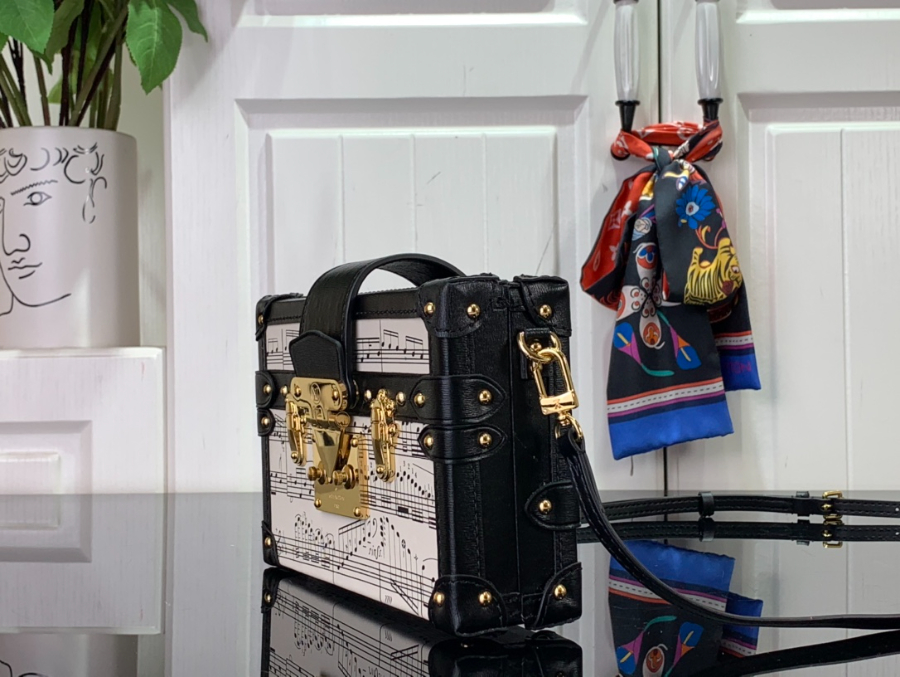 루이비통 쁘띠뜨 말 백 M22895 2012.56cm3.jpg