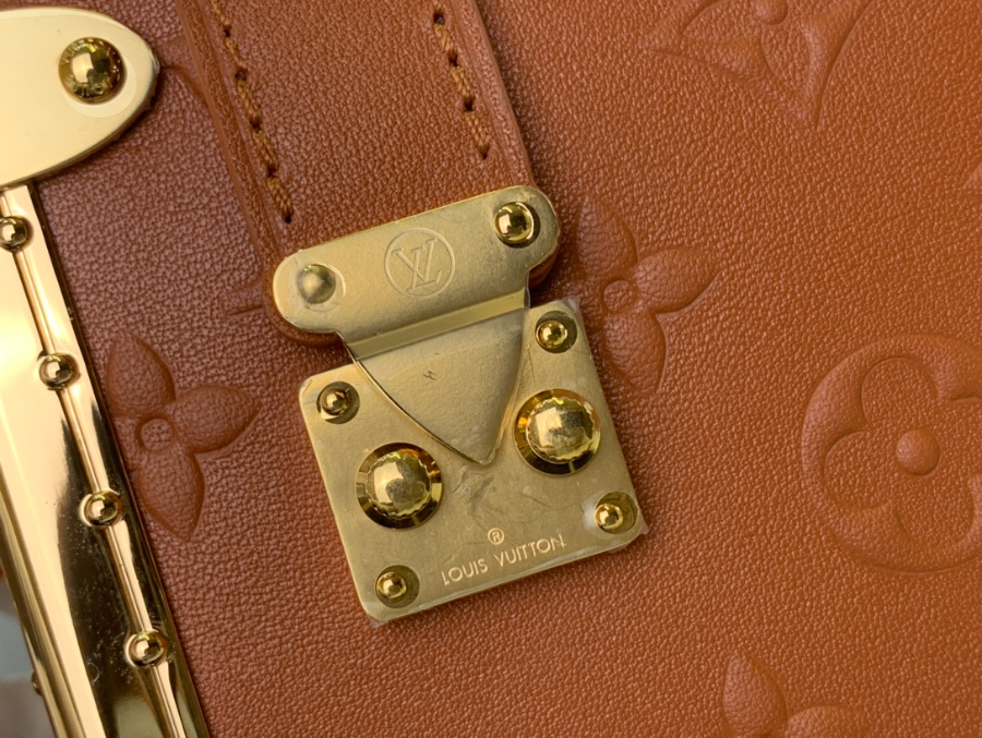 루이비통 사이드 트렁크 엠보 모노그램 Petite Malle 숄더백 M46358 21146cm 2컬러15.jpg