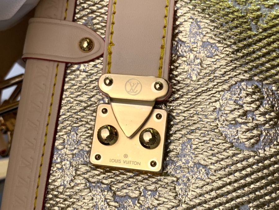 루이비통 사이드 트렁크 백 골드 M22944 21146cm7.jpg