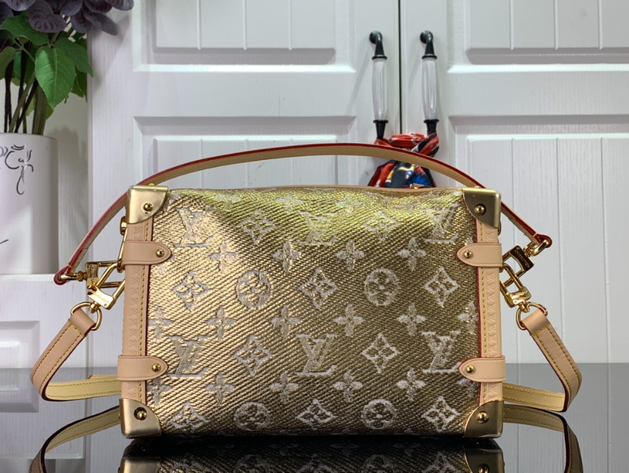루이비통 사이드 트렁크 백 골드 M22944 21146cm2.jpg