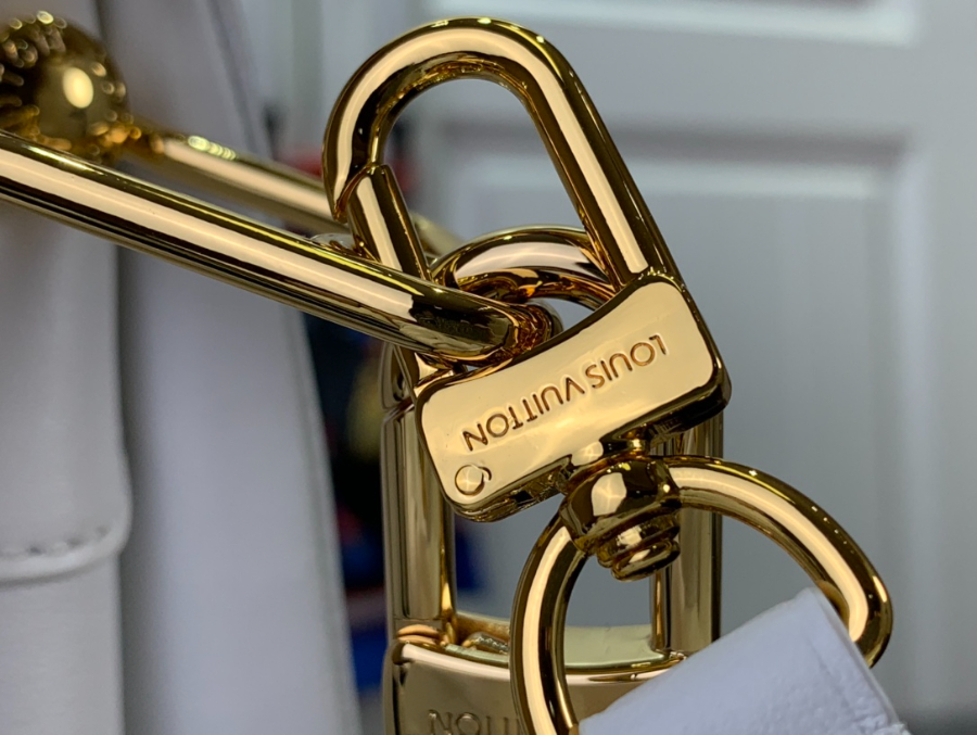 루이비통 삭 쿠신 숄더백 M23466 262012cm7.jpg