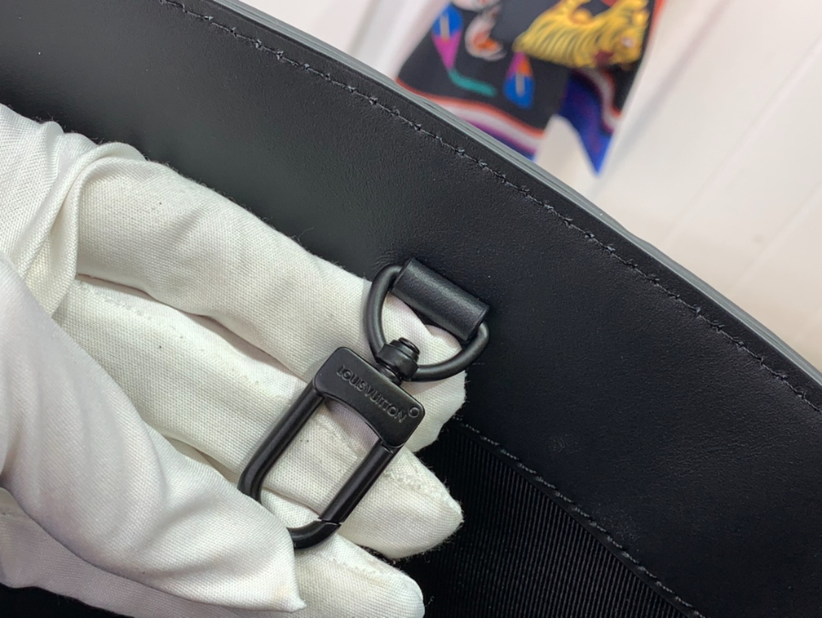 루이비통 삭 플라 24H 블랙 M21865 443318cm7.jpg