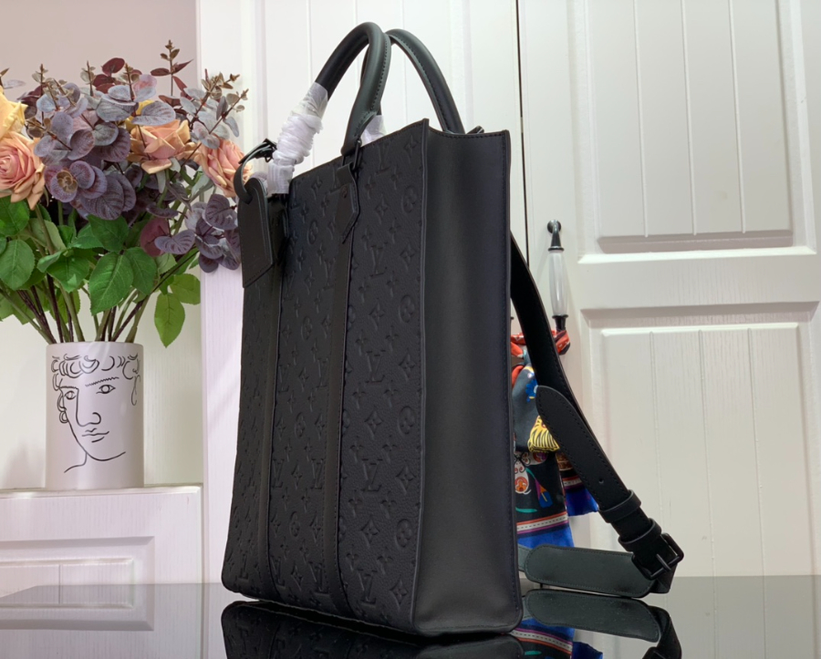 루이비통 삭 플라 NV 블랙 M21866 36.5389cm3.jpg