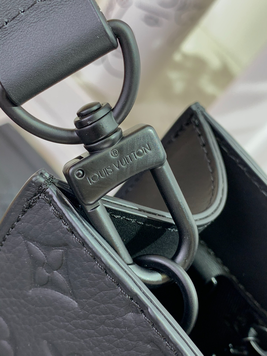 루이비통 삭 플라 NV 블랙 M21866 36.5389cm6.jpg