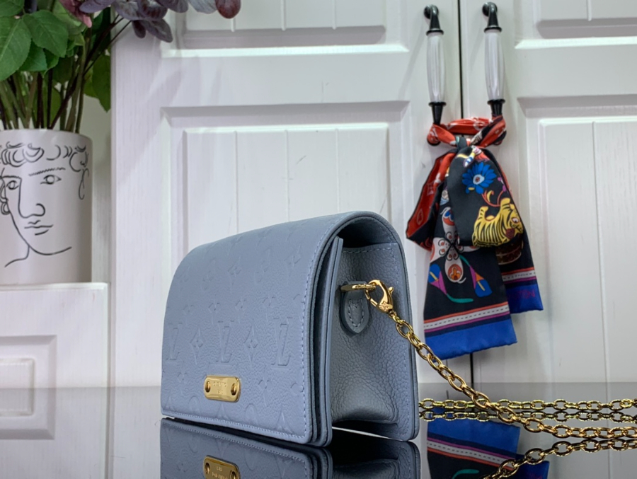 루이비통 숄더백 월릿 온 체인 모노그램 2컬러 M83233 20.5103.5cm03.jpg