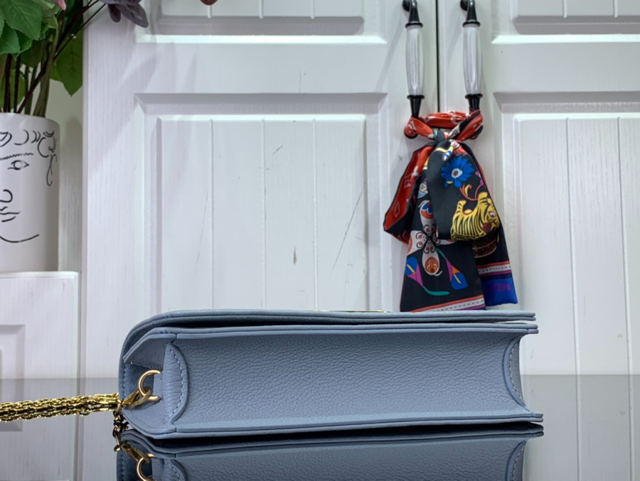 루이비통 숄더백 월릿 온 체인 모노그램 2컬러 M83233 20.5103.5cm04.jpg