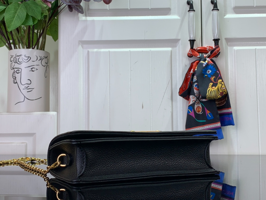 루이비통 숄더백 월릿 온 체인 모노그램 2컬러 M83233 20.5103.5cm12.jpg