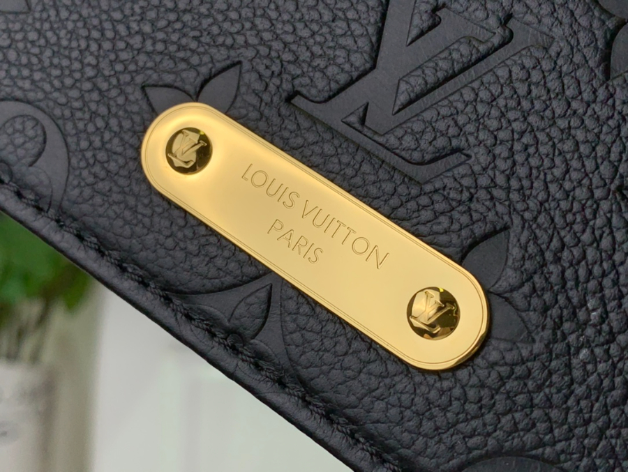 루이비통 숄더백 월릿 온 체인 모노그램 2컬러 M83233 20.5103.5cm14.jpg