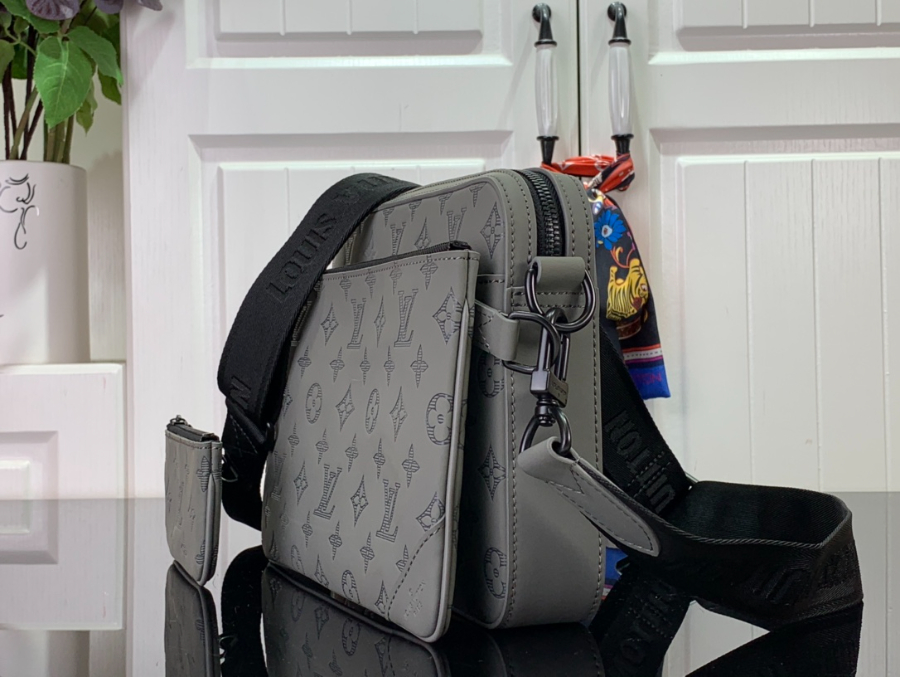 루이비통 트리오 메신저 M46603 2518.57cm3.jpg