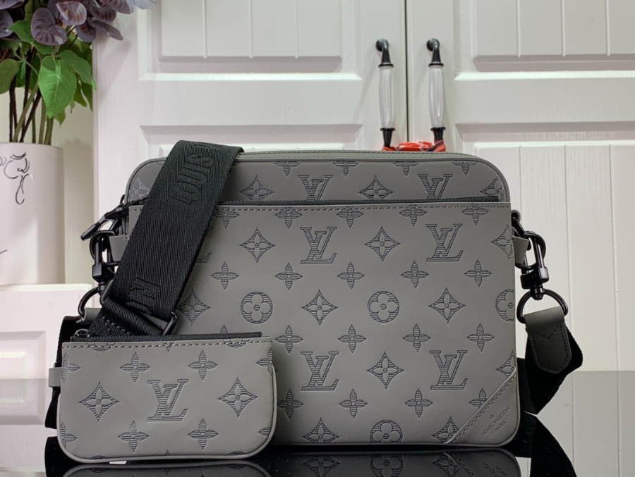 루이비통 트리오 메신저 M46603 2518.57cm1.jpg