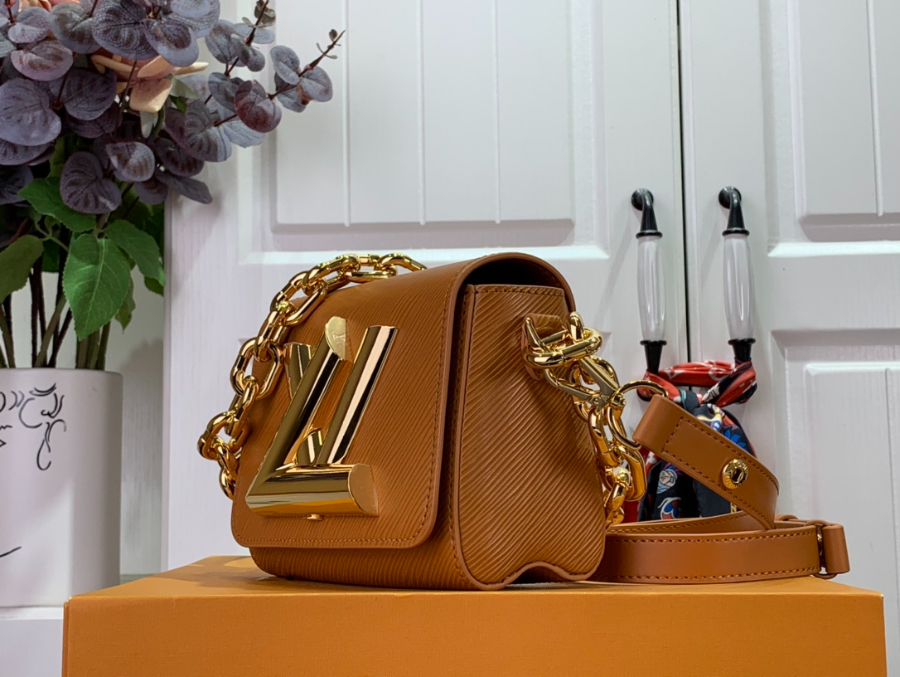 루이비통 트위스트 락 XL 골드 미엘 M22296 M22297 16.5198.5cm 1컬러2.jpg