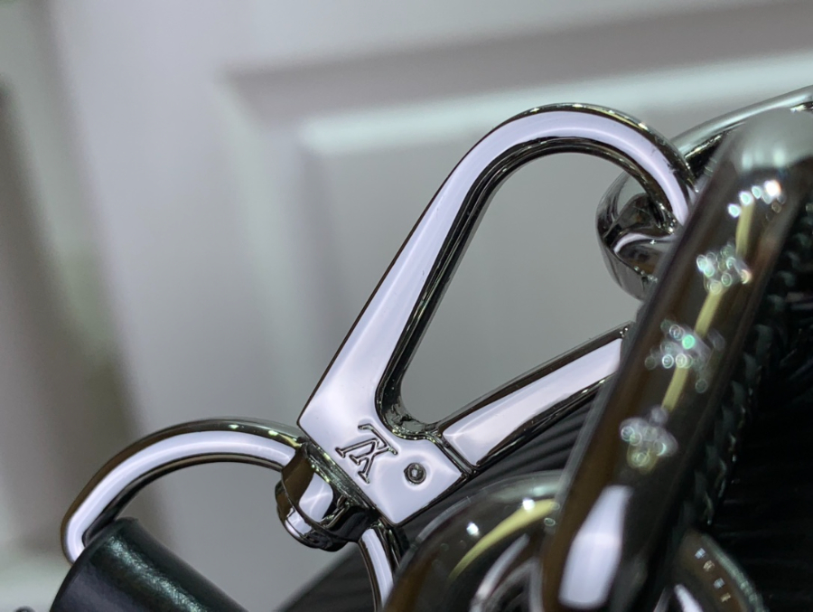 루이비통 트위스트 락 XL 골드 미엘 M22296 M22297 16.5198.5cm 2컬러7.jpg